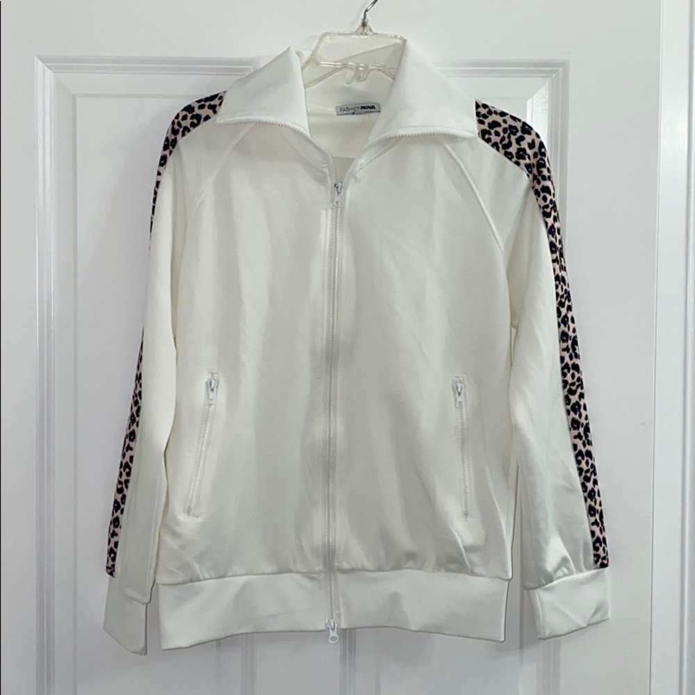 Brand new fashion nova zip up sweatshirt